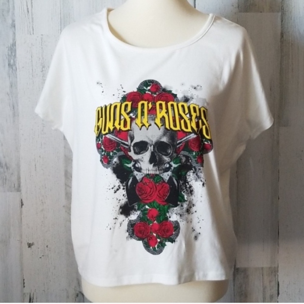 ❌SOLD 🍋3 for $20 Guns N’ Roses graphic white tee